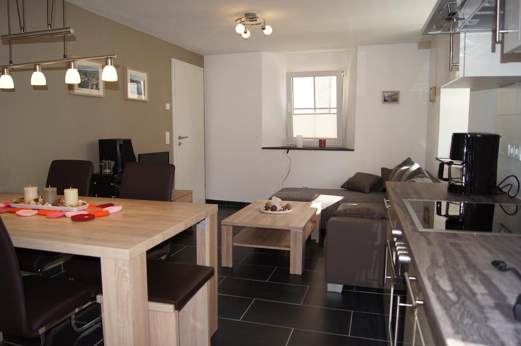 Wein- & Ferienhaus Joerg Weirich Bernkastel-Kues Habitación foto
